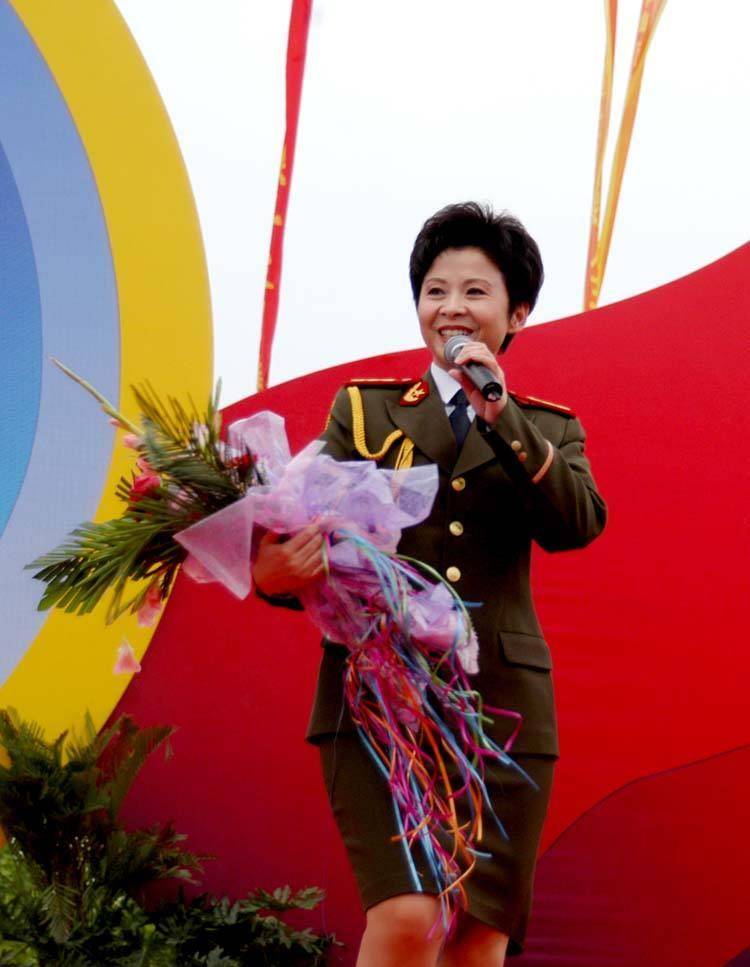 原创董文华成为优秀演员的背后是丈夫12年的忍耐