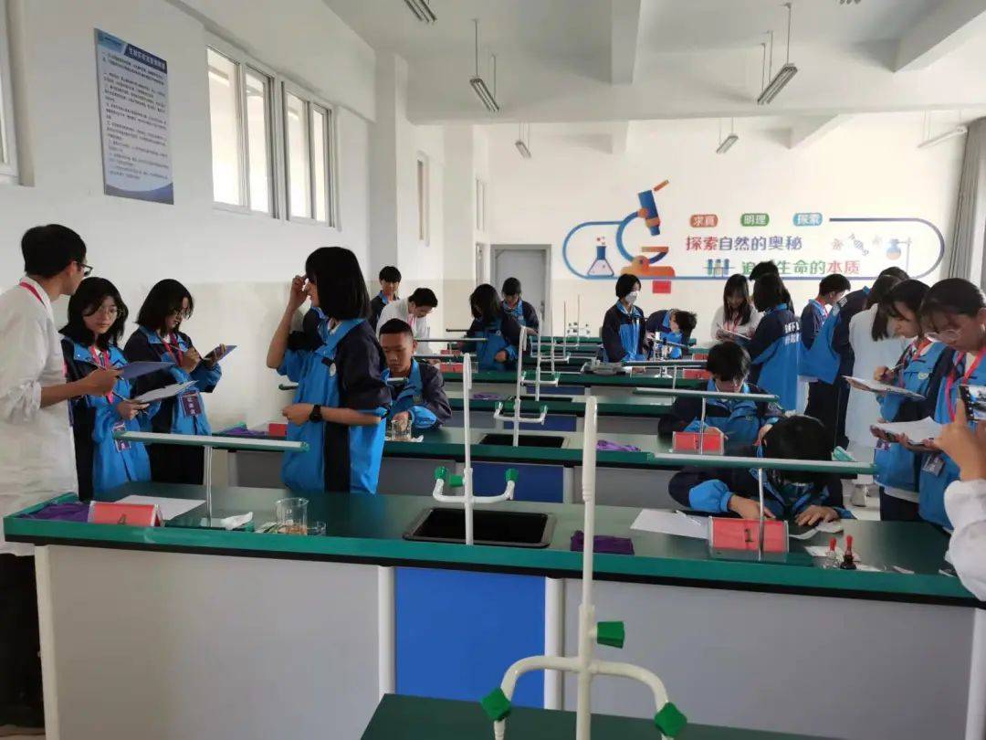 知行合一云南长水实验中学新平校区初中生物学实验操作考试