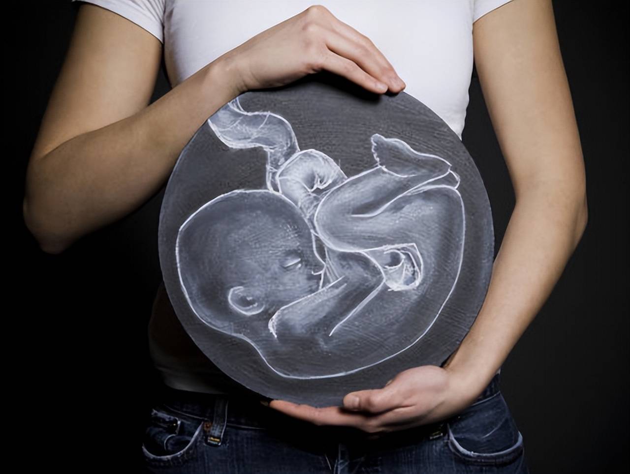胎儿入盆真人图片