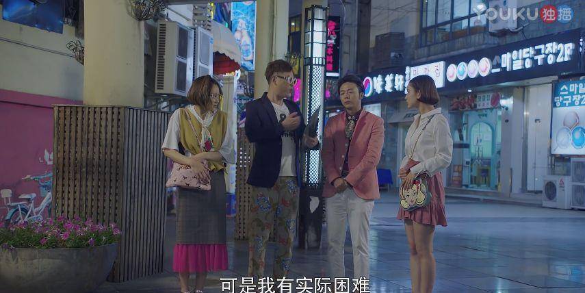 面包车撞上600万 库里南,网友的评论亮了_车主_赔偿_剧情