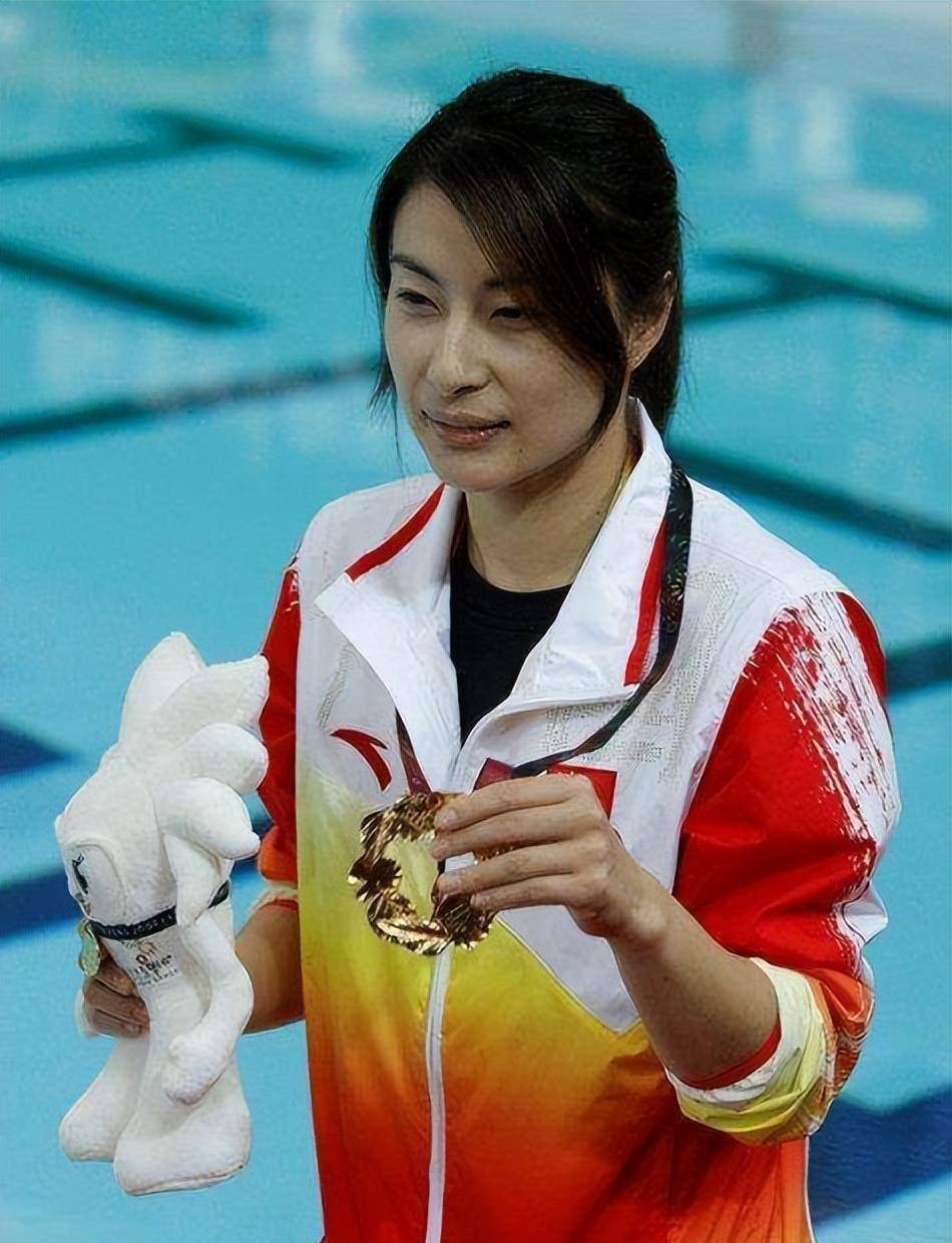 郭晶晶是公认的跳水皇后,获奖无数,拿下过6枚奥运金牌.