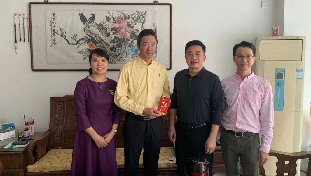 守沪有你守家有我漳州市医院领导慰问援沪医疗队员家属