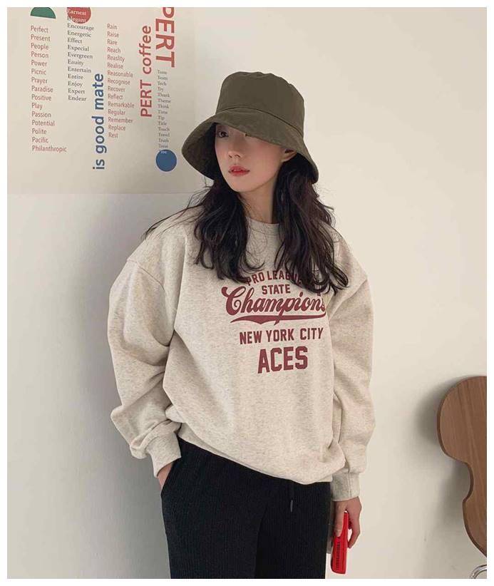 建议女生不要随便挑选秋冬帽子 看对脸型选帽子 温暖还能显脸小 粉紫色