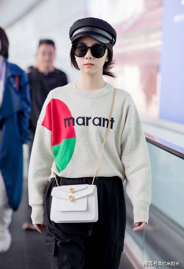 谭松韵的"报童帽"造型不仅复古还显脸小_黑色_建议_帽子