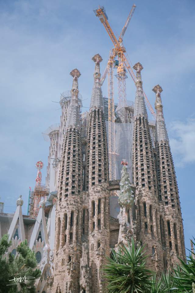 原创世界第一烂尾楼修建了两个世纪门票收入2亿美元成为城市地标