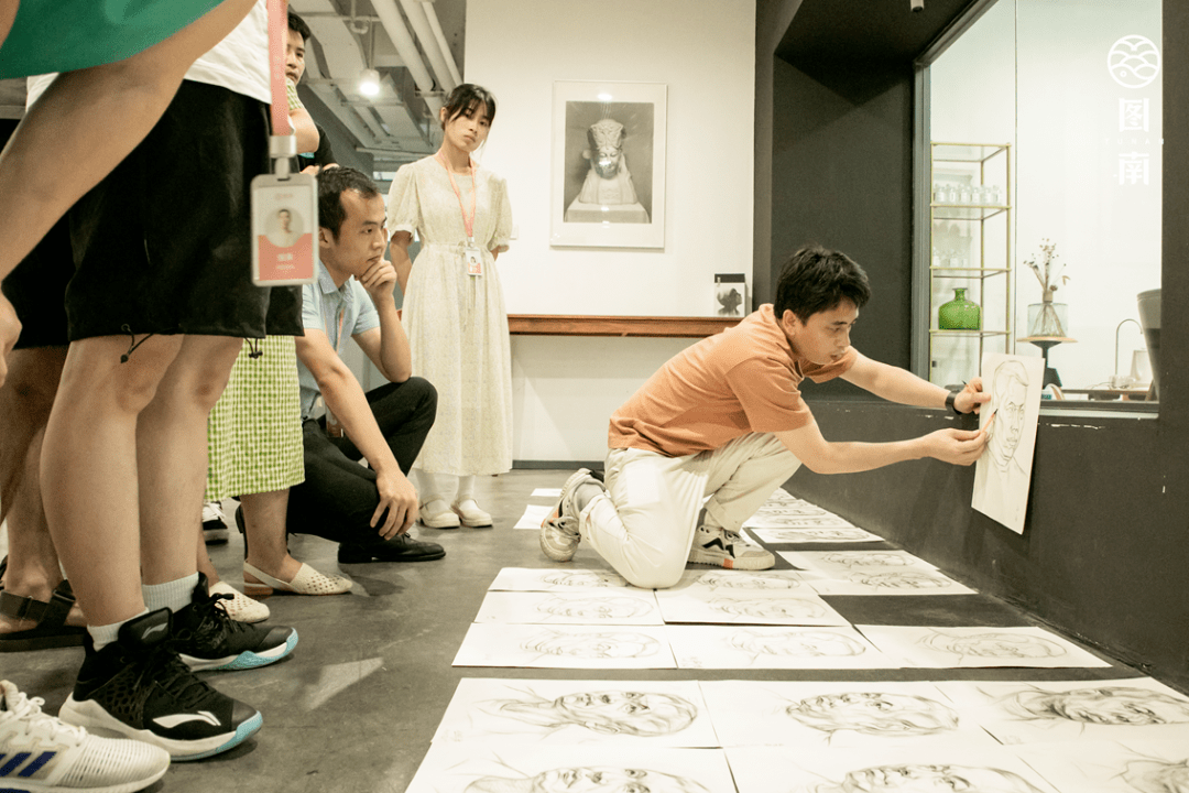 图南画室校长专访伍文虎学得晚不可怕只要肯努力就能成功