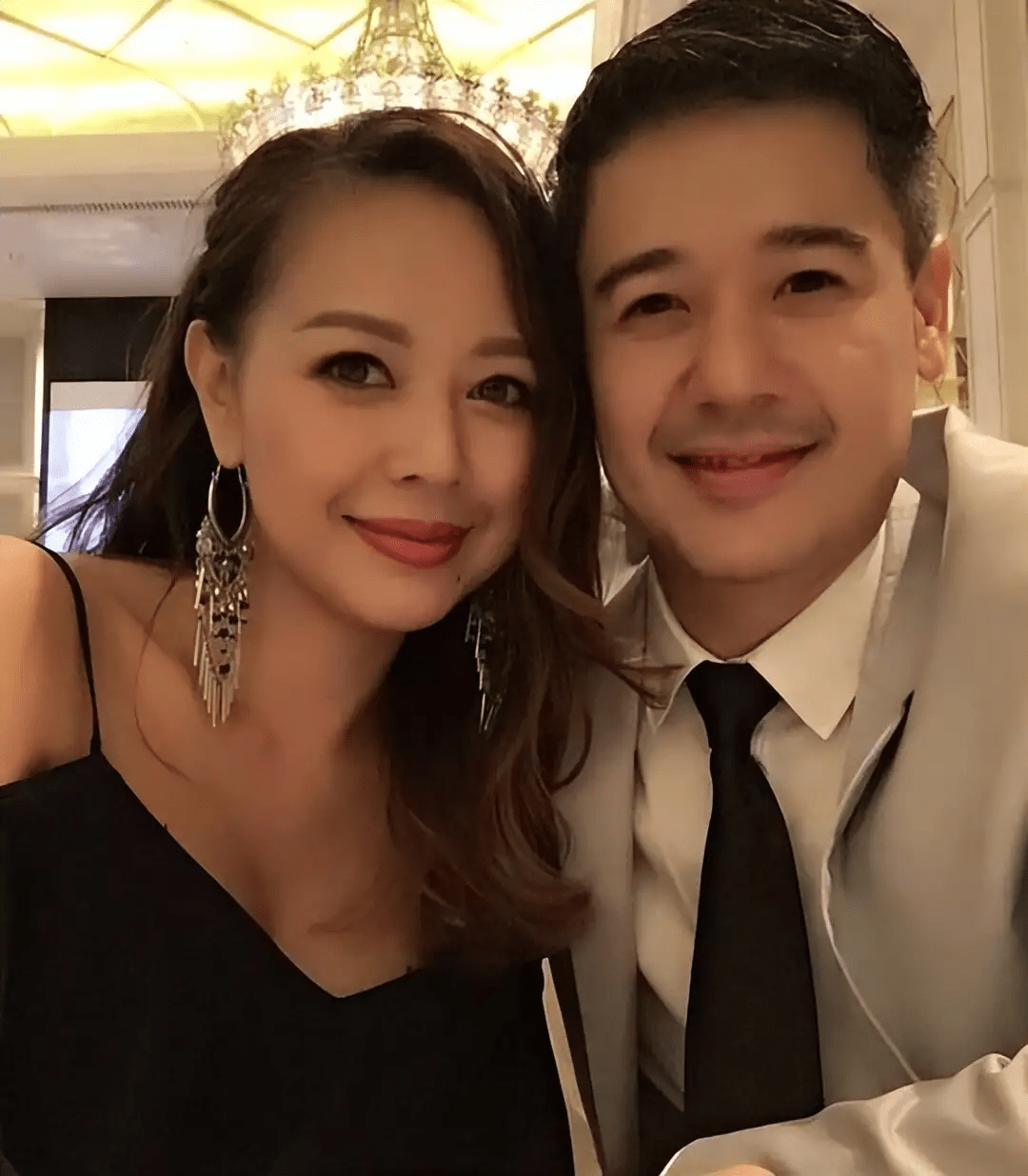 原创45岁钟丽淇谈母亲节愿望结婚12年生俩闺女11岁大女儿不会说话