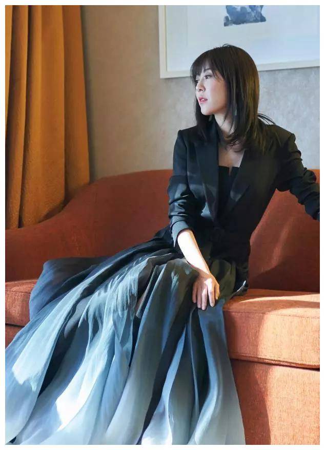 原创陈美嘉拍完爱情公寓5退圈生图变化大穿衬衫胖成o型