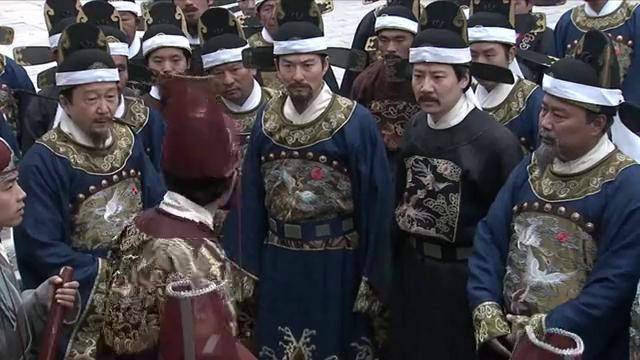 明末移宫案:李选侍挟持朱由校意图临朝,大臣营救储君驱离李选侍_朱常