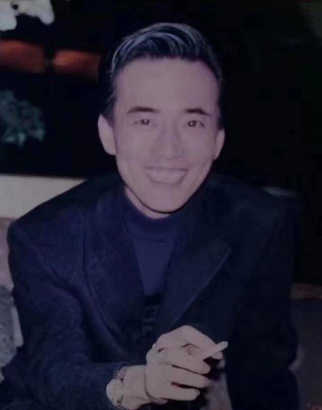 加代在诊所被人薅了羊毛,隔天叫上白小航一起收拾