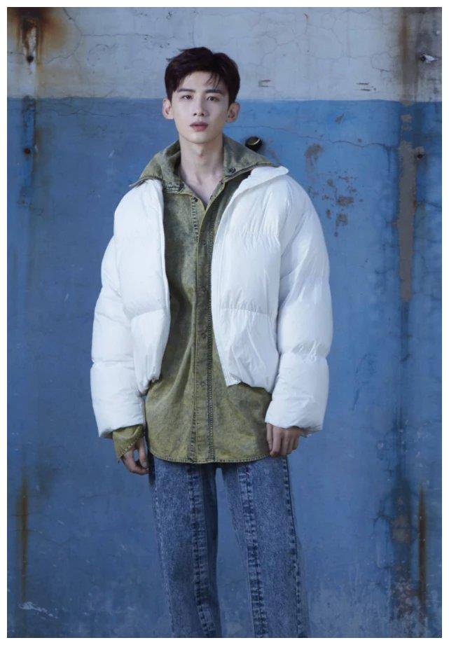 匡威已经凉凉了,00后都爱白敬亭的"猫和老鼠鞋",又萌又酷!