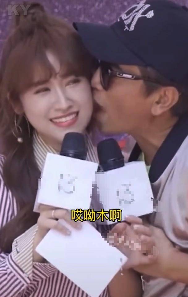 59岁台综艺天王吴宗宪在台上又亲又搂女儿吴姗儒引起网友热议