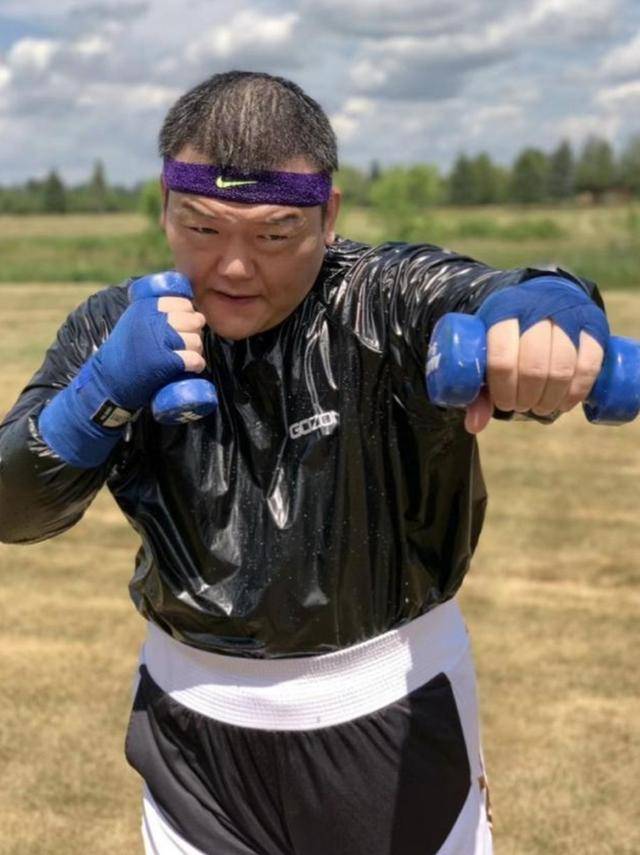 阿瓦雷兹告负爆出冷门张君龙再次证明实力无愧中国拳击天花板