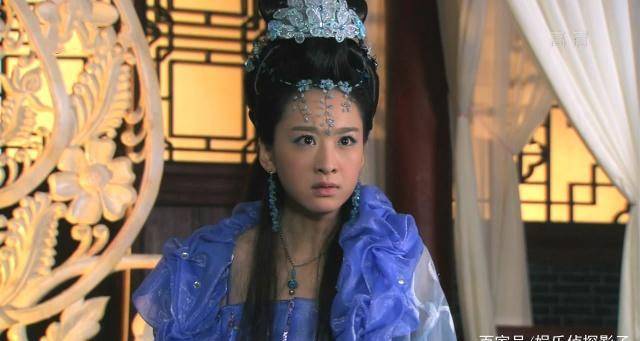 《活佛济公》中穆婷婷扮演冷冰心,这个造型一出场的时候还是挺让人