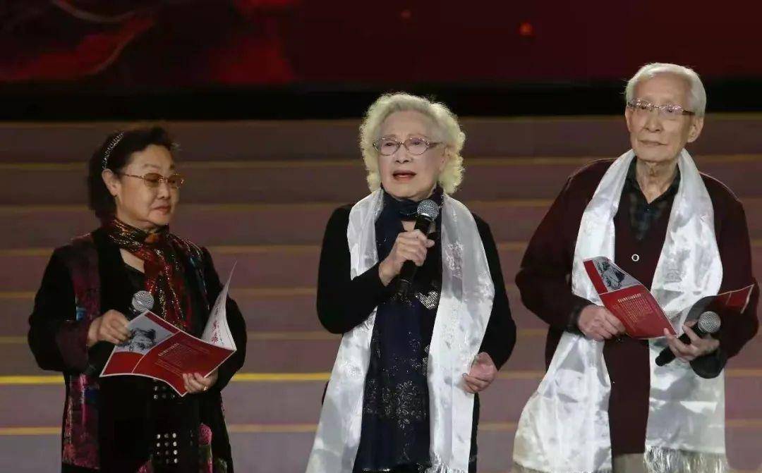 原创百岁人民艺术家秦怡辞世跨越世纪的美丽永不凋谢