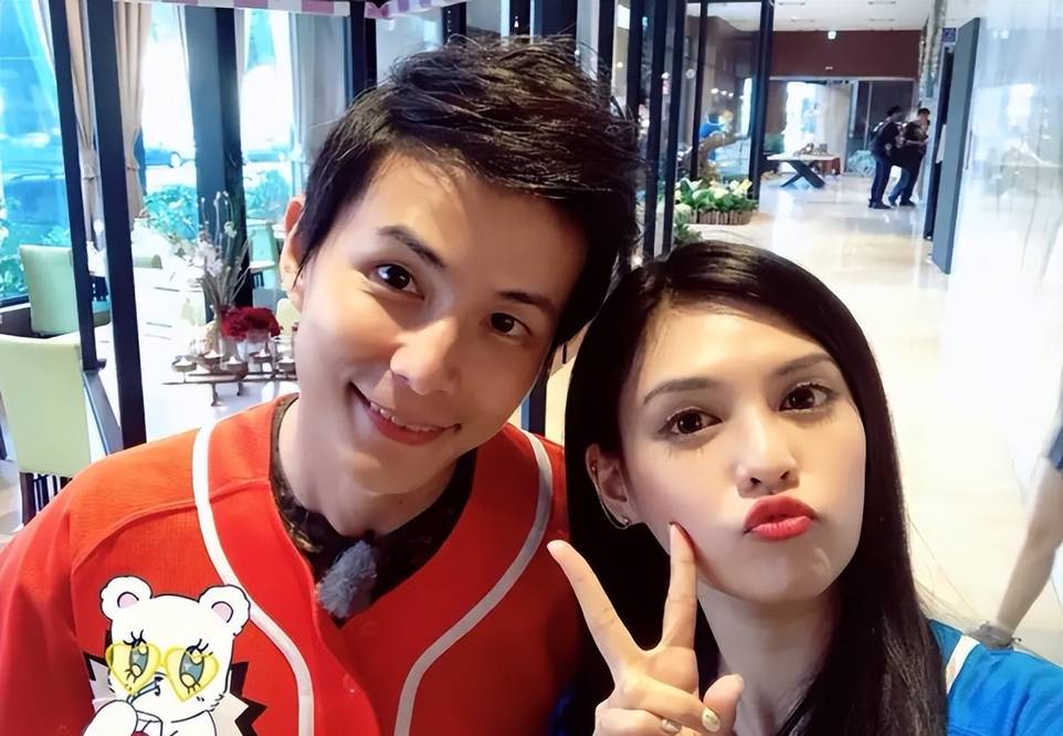 败好感小s劝夏宇童分手我与你男友暧昧过女方尬笑不回应