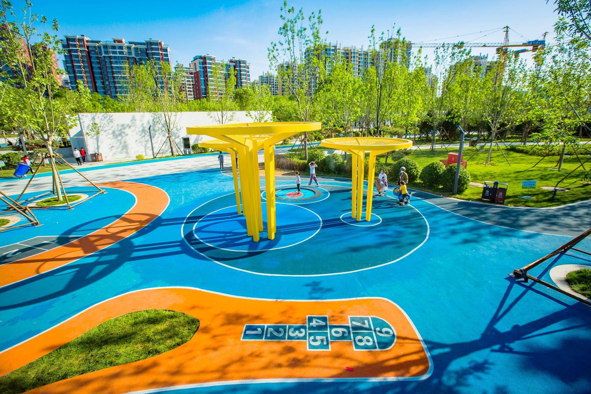 原创石家庄新建了一座公园设施齐全免费开放吸引众多市民前来