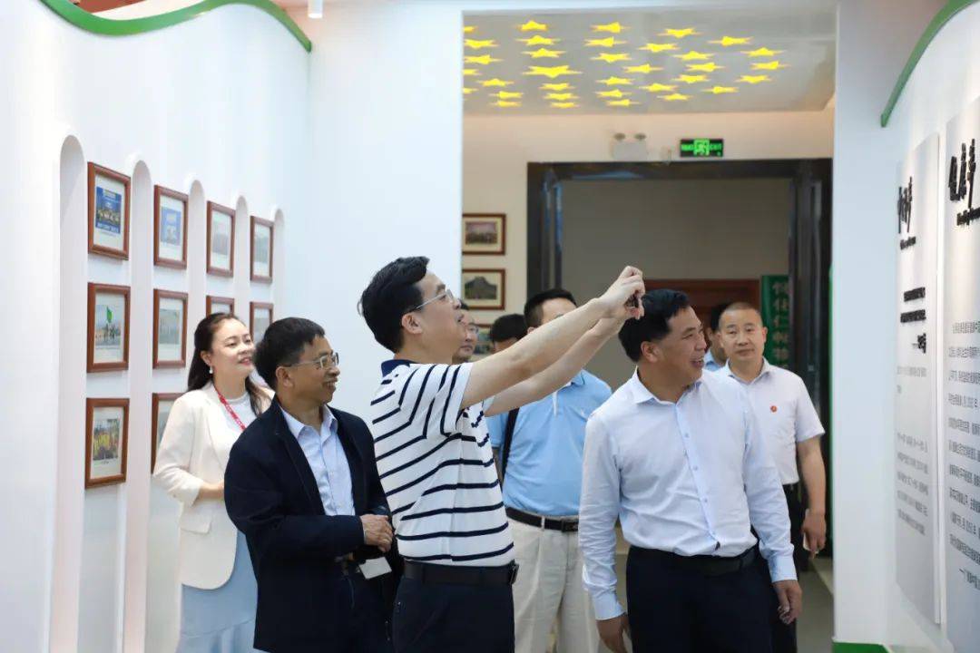 怀化学院党委副书记、校长董正宇校长一行莅临怀仁博世康考察洽谈_产业_发展_企业