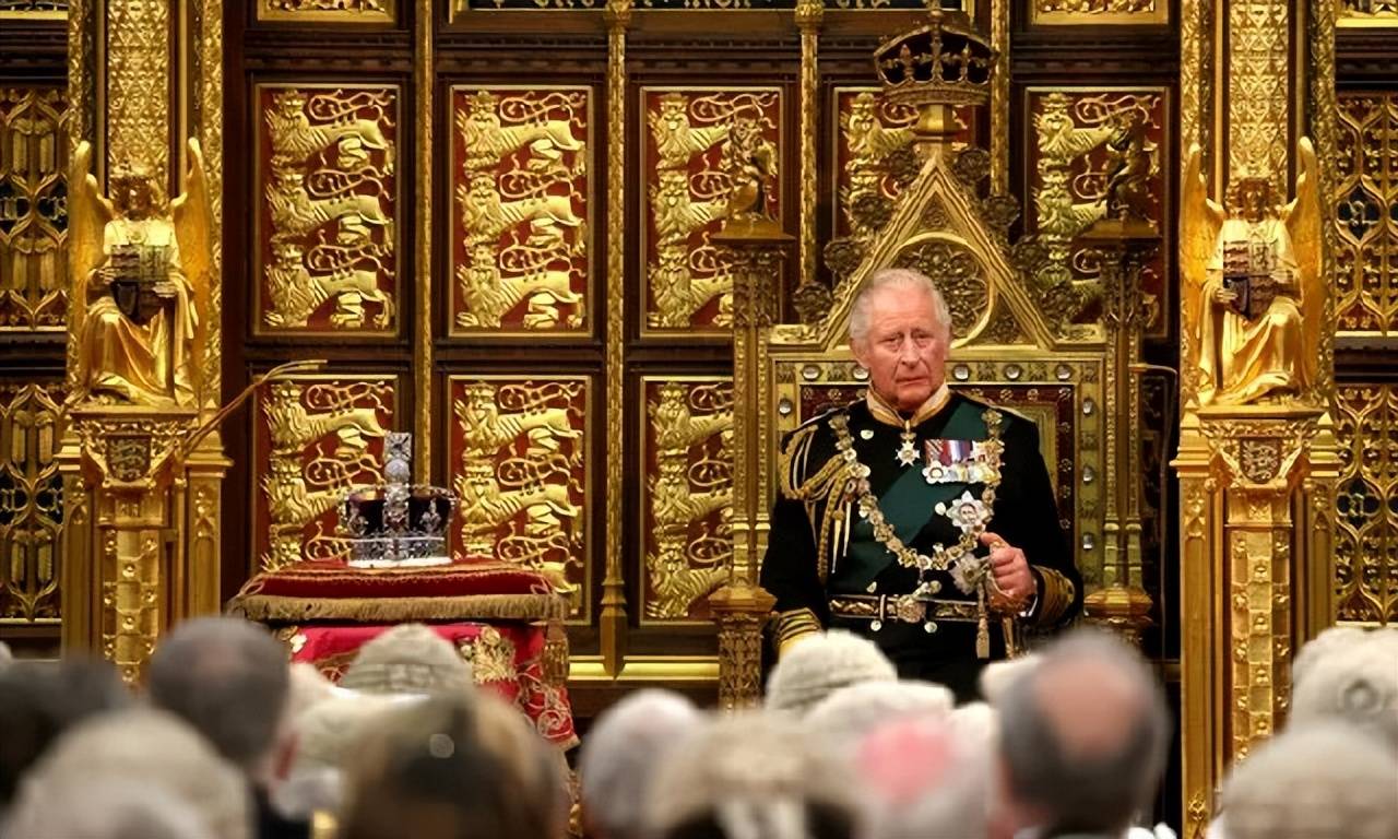 英國查爾斯王子代表女王在議會開幕式發表演說