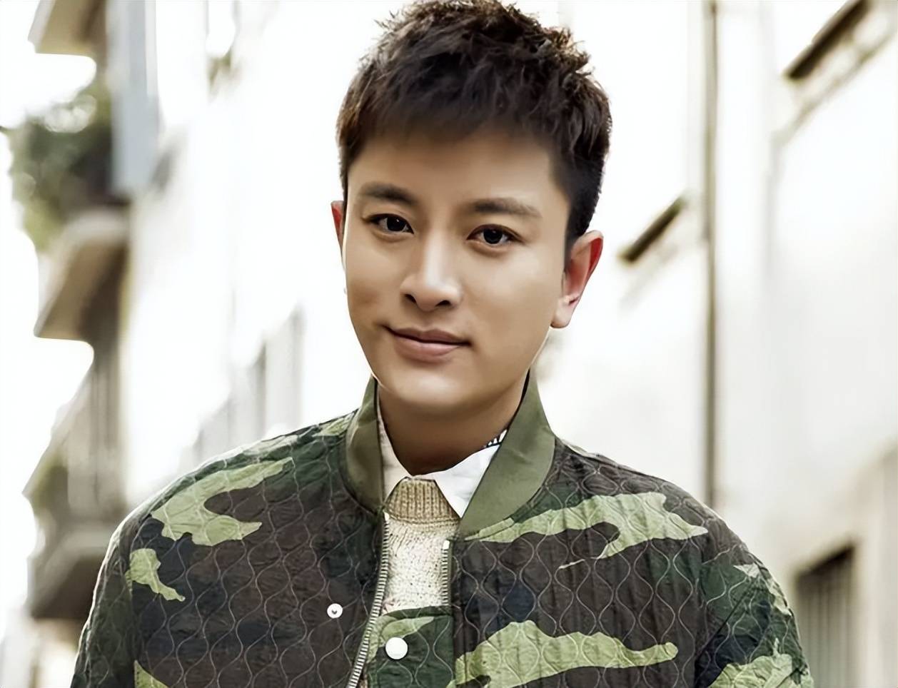 贾乃亮的爱情幻灭史:当年有多甜,现在就有多苦?_李小璐_观众_人人