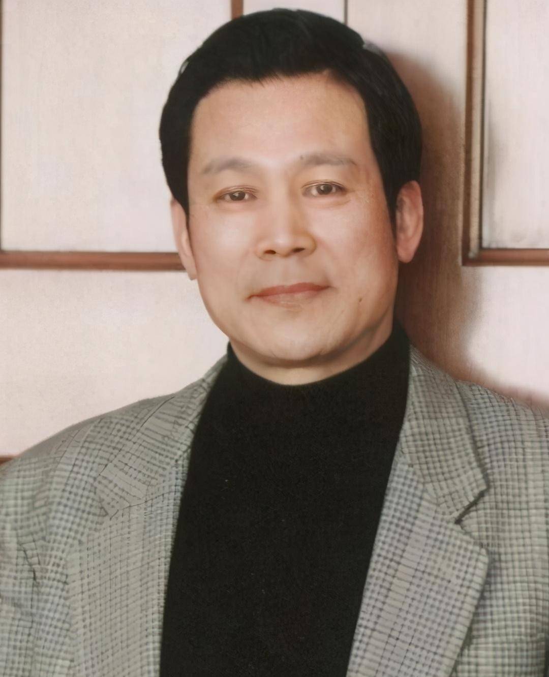 并且邀请她出演电影《火烧圆明园》,也是通过这部剧张金玲遇到了徐敏