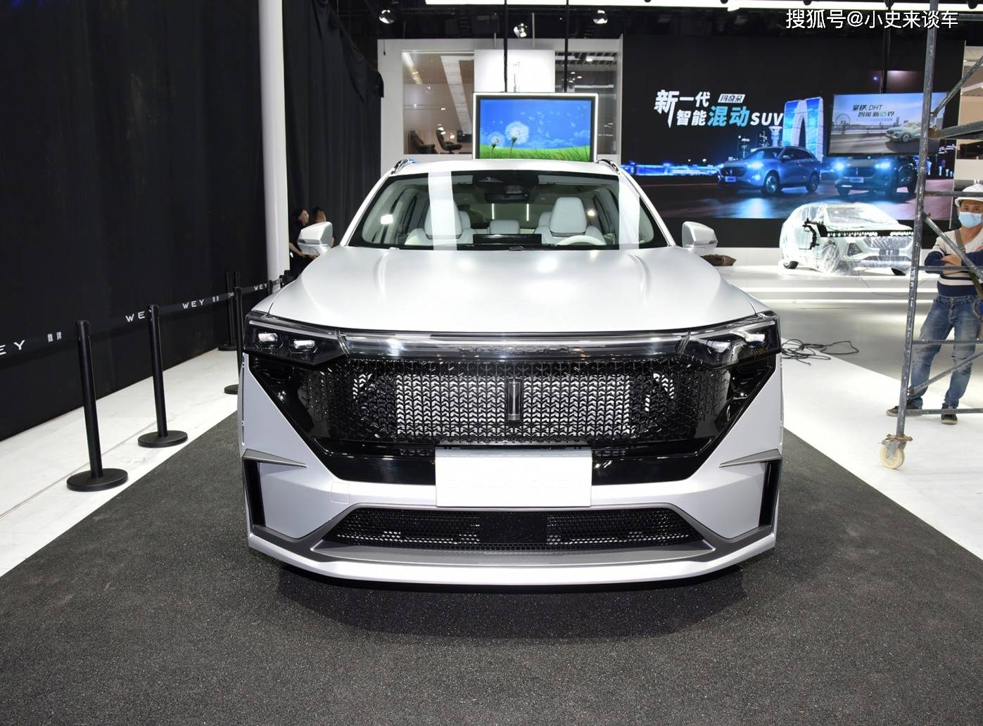 长城赛博摩卡上市预售158万搭载20t双电机445匹真帅