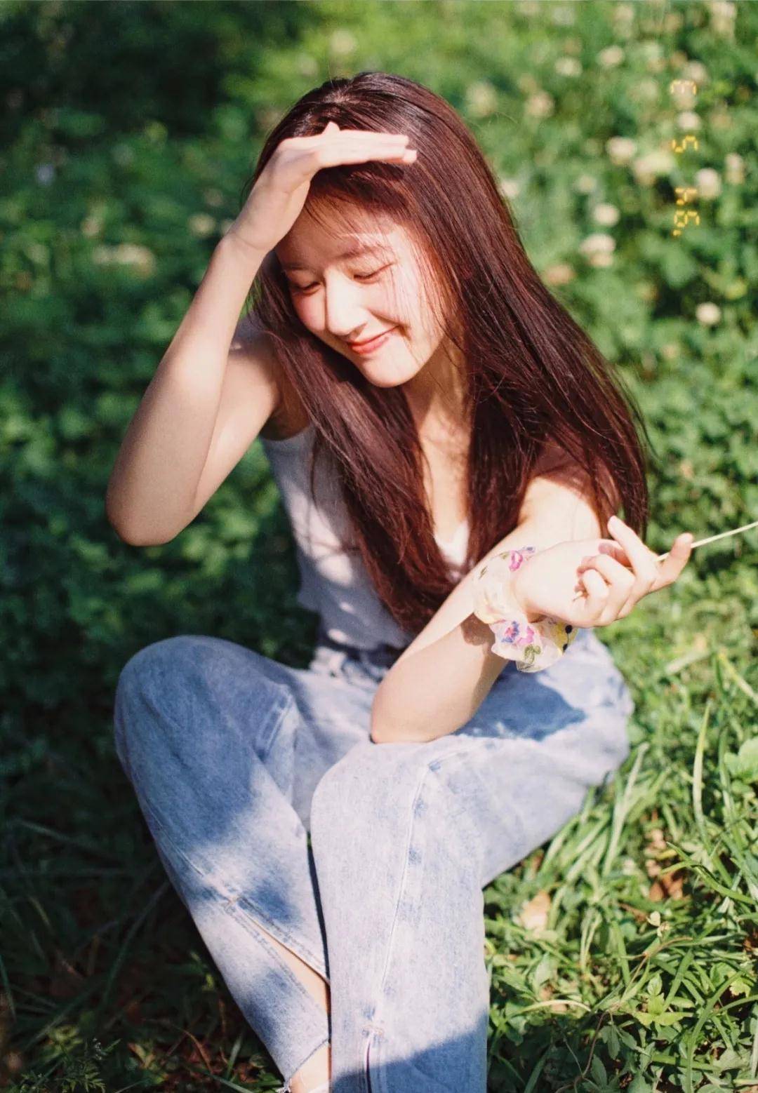 原创赵露思甜糖少女天然美貌满屏自然拍照很好看