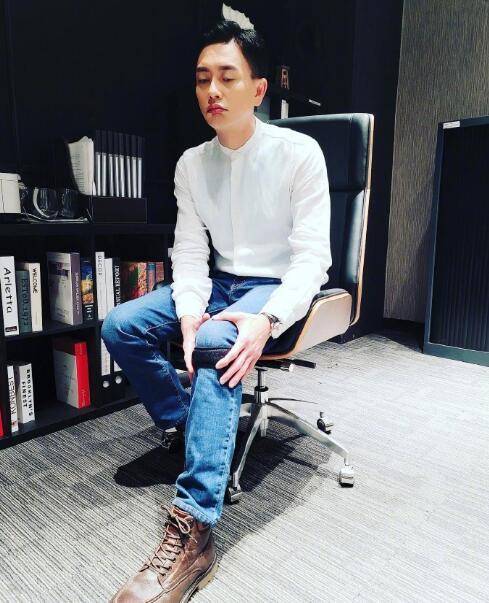 港媒曝41岁黄宗泽带新欢约会,女方长相清秀,凝望他时含情脉脉_张沙沙