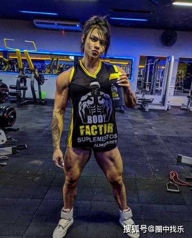 原创万中无一的女神8年打造逆天肌肉完美的质感不输任何男士