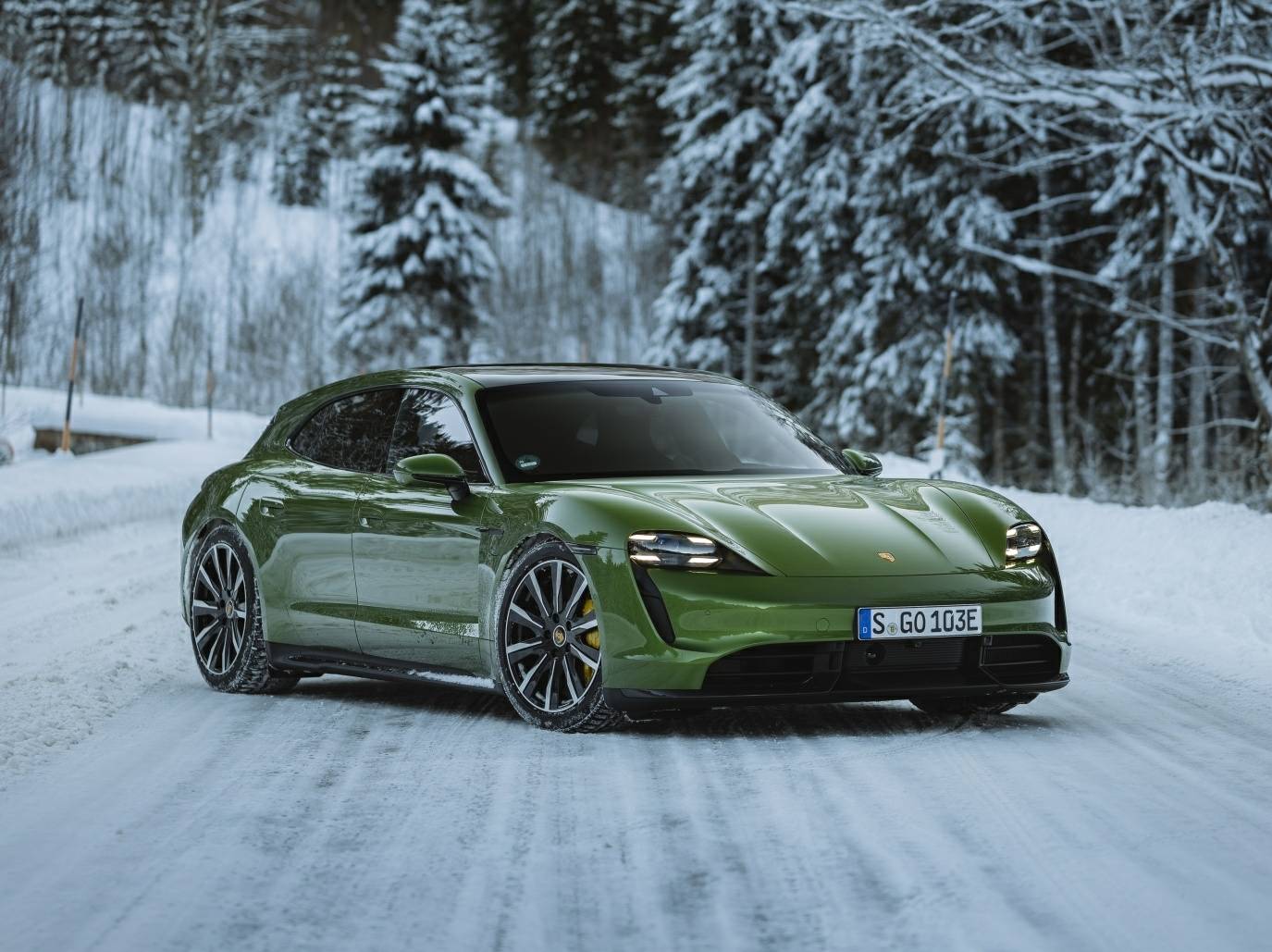 保时捷taycan旅行版发布,96.8万起售