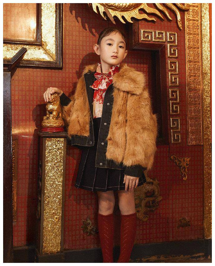 看看这张全身照片吧. 奥利果然长大了.