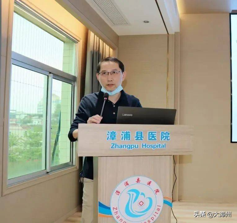 我院党委书记陈汉毅,院长黄志武出席培训会,院中层