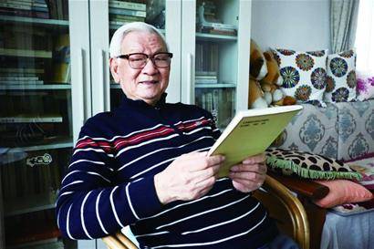 1958年秋,19岁的李钊学就读于山东海洋学院附中(今中国海洋大学附属