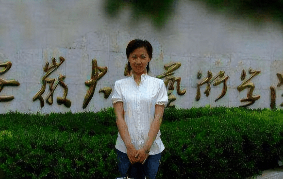 知名主持人魏笑:新婚24小时离世,丈夫至今未娶,父母依旧想念她_祁骥