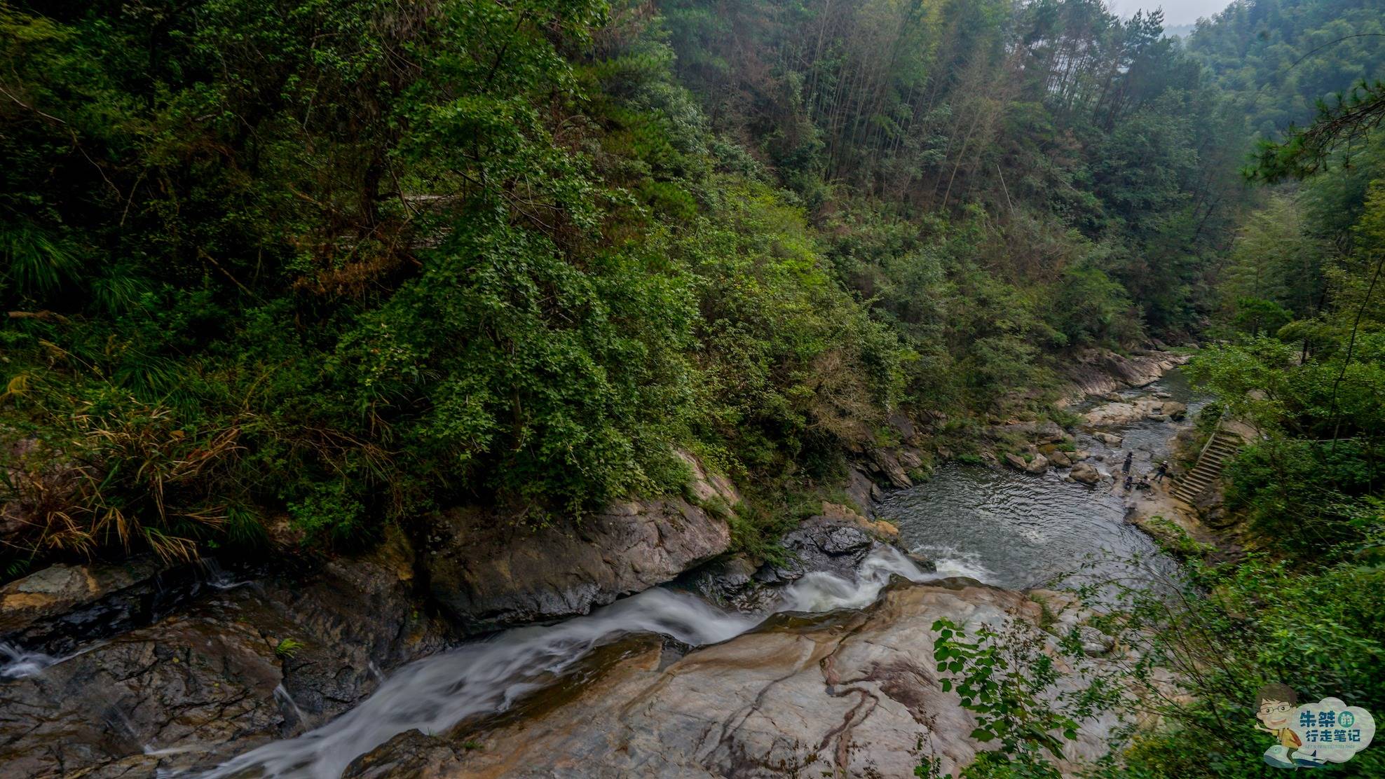 安徽绝美的峡谷景观，秀丽水景不输九寨，是夏季避暑的绝佳之选