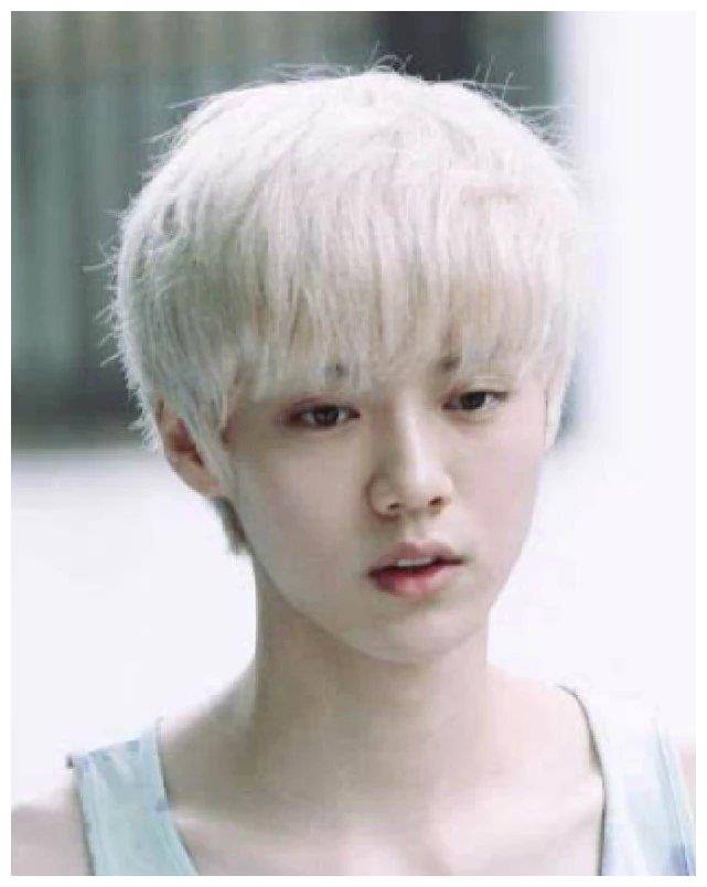 鹿晗关晓彤同染银发隔空秀恩爱,五官神似到cp粉都沸腾了_穿着_风格