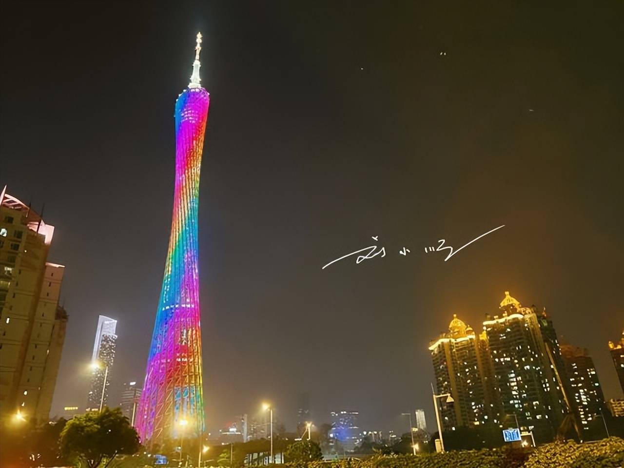 广州新地标，被称“中国第一高塔”，游客：五羊石雕不是地标了？