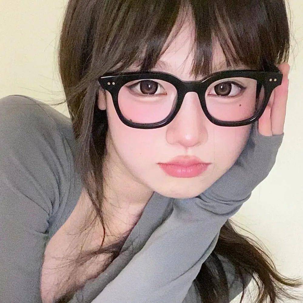 纯纯顶不住的女生头像