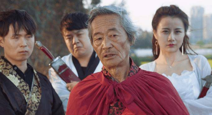 不过应宝林拍短视频是因为自己喜欢,而且每个段子都非常的接近生活