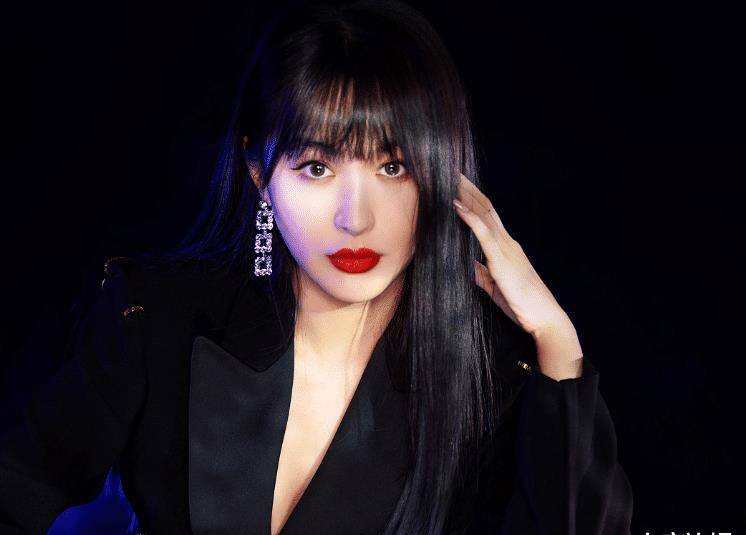 原创李菲儿浪姐生图曝光离开工作室的精修特效脸部比例不自然