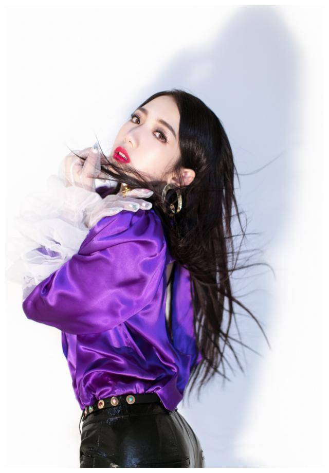 有一种颜色叫孟美岐的"香芋紫",看着不起眼,却不是谁都能驾驭