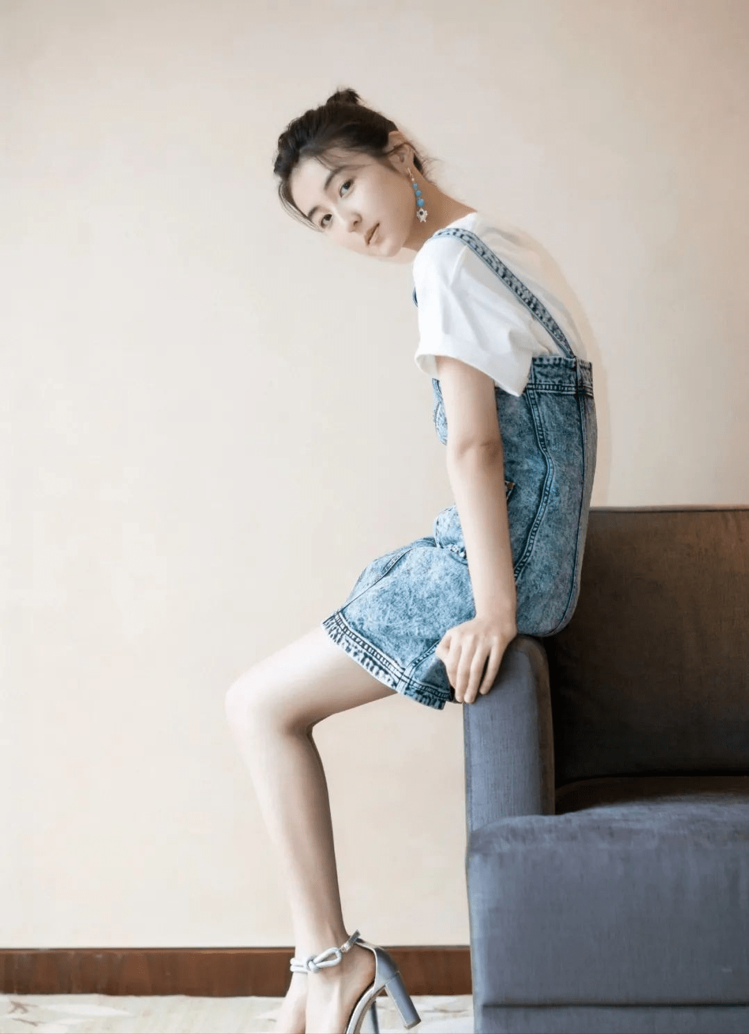 原创20岁的张子枫有多厉害她越来越漂亮我的姐姐三天破三亿