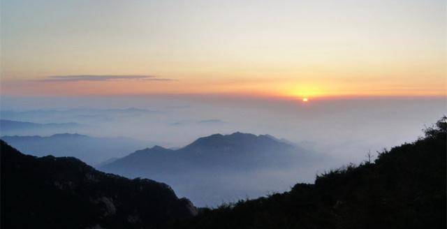 喜欢攀爬泰山，聪明游客从不“夜爬”，网友：爬一次就懂了！