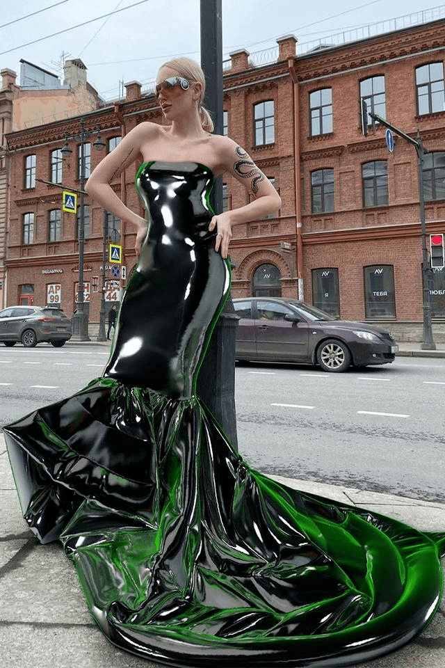 在微博上晒出了自己的nft虚拟服装秀,这场秀举办于annakiki 2022秋冬