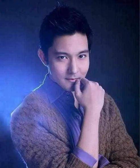 他是偶像剧王子:5岁被父亲抛弃,又遭初恋劈腿,如今成为女儿奴_立威廉