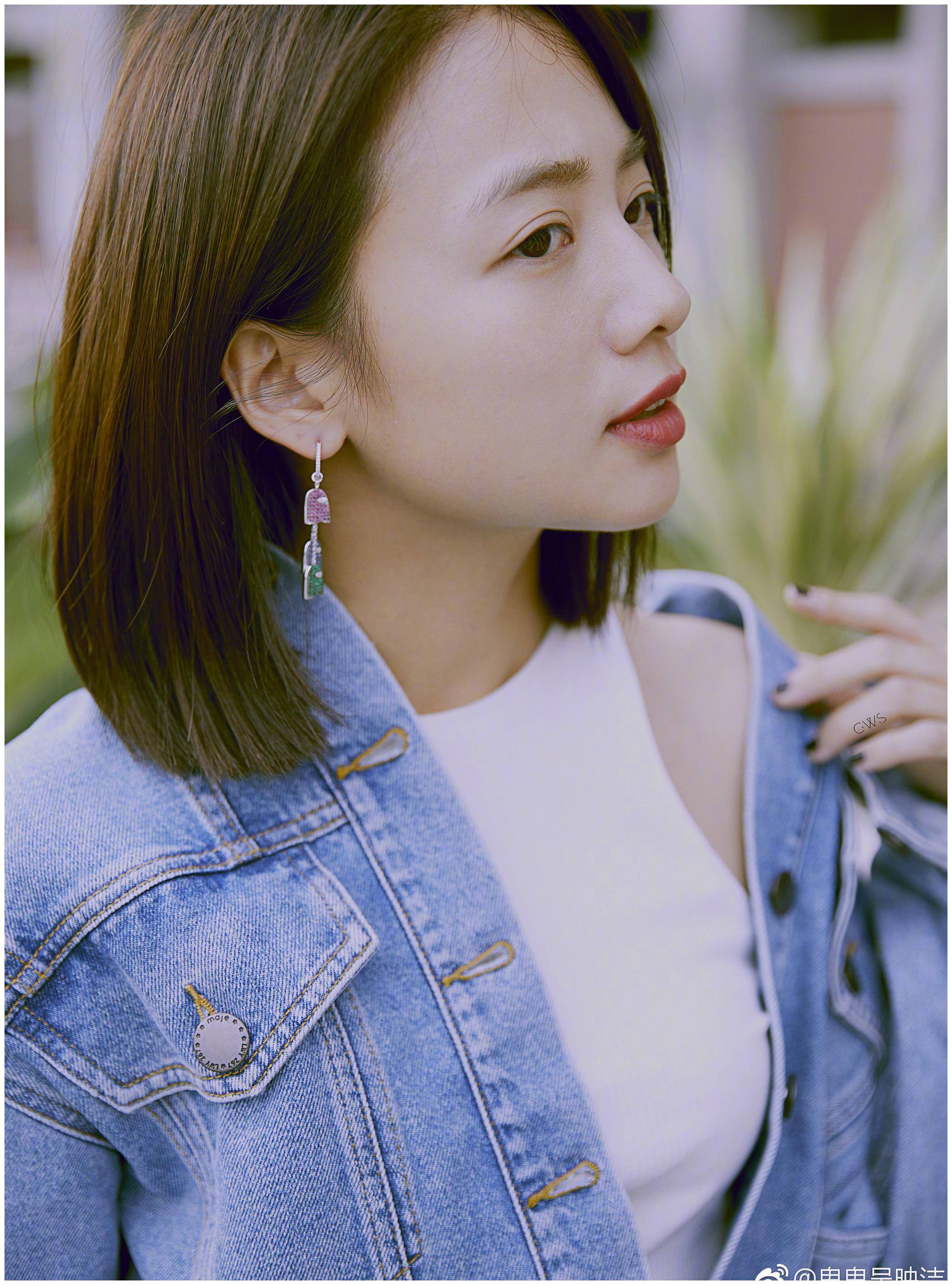 鬼鬼吴映洁可爱来袭,活泼可爱的俏皮少女,减龄穿搭圈粉无数!