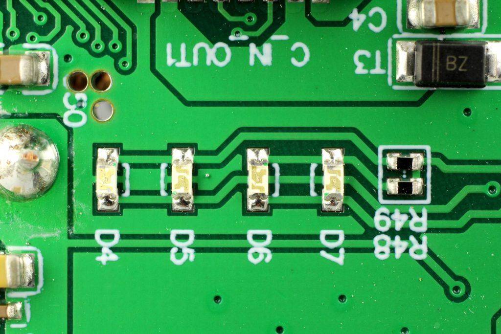 lm358运放配合取样电阻检测dc口输出电流,进行过流保护