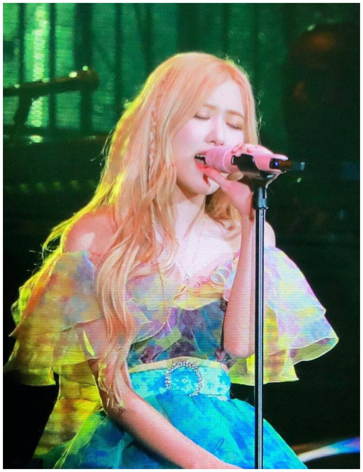 大家觉得ros这次音乐会的形式怎么样? 你们有美吗?