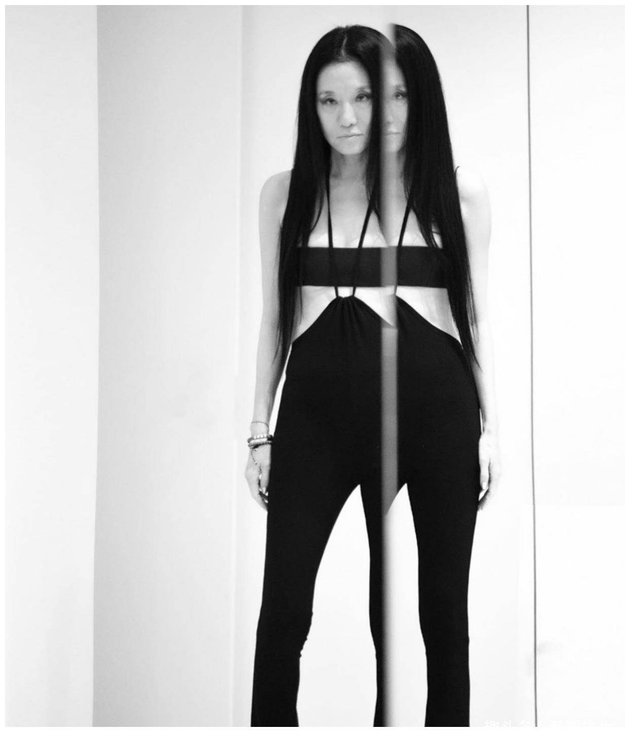 70岁婚纱女王仍追求纸片身材瘦骨嶙峋是美得高级还是太另类