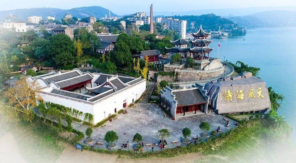 定慧寺在三道拐老街,品尝一道道美味的长寿特色菜,感受长寿人的热情